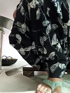 Love-pari077 online show from 11/07/25, 01:10