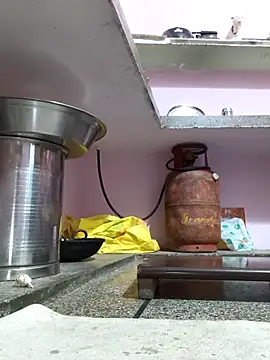 Love-pari077 online show from 10/29/25, 12:53