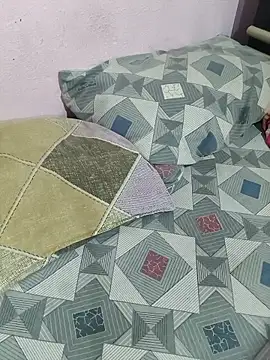 Love-pari077 online show from 04/15/26, 05:24