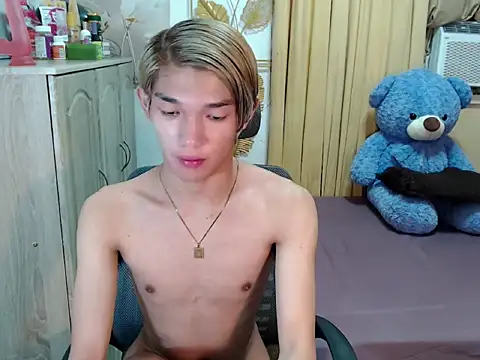Snapshot of fuckerfriendsxx chatting on 06/03/26, 02:33 fuckerfriendsxx online show from 06/03/26, 02:33