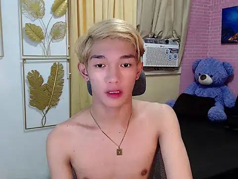fuckerfriendsxx online show from 04/18/26, 12:24