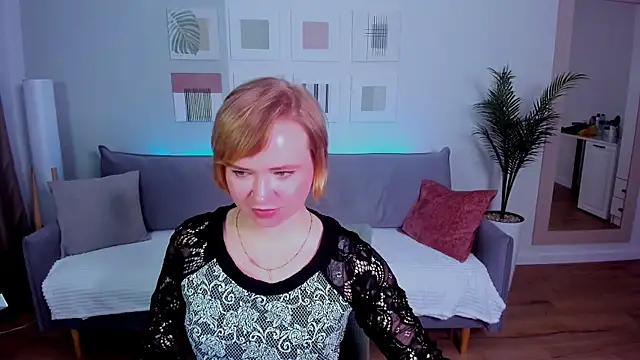 Snapshot of BellaSmitty chatting on 04/14/26, 09:25 BellaSmitty online show from 04/14/26, 09:25