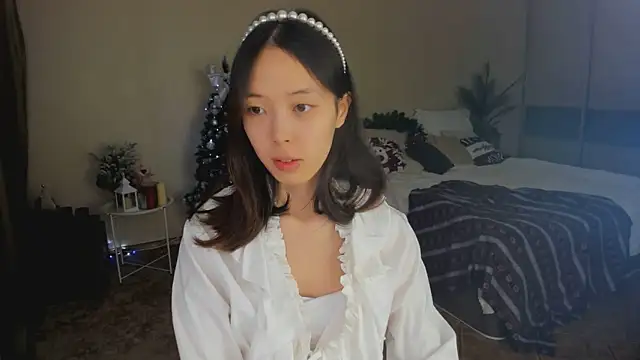 Snapshot of SoulHarmoonyy chatting on 12/18/25, 01:26 SoulHarmoonyy online show from 12/18/25, 01:26