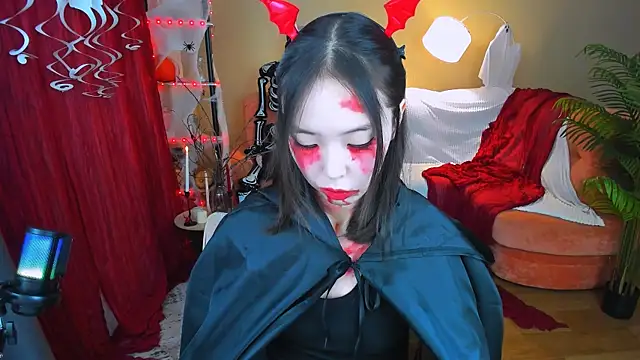 Snapshot of SoulHarmoonyy chatting on 10/31/25, 05:09 SoulHarmoonyy online show from 10/31/25, 05:09