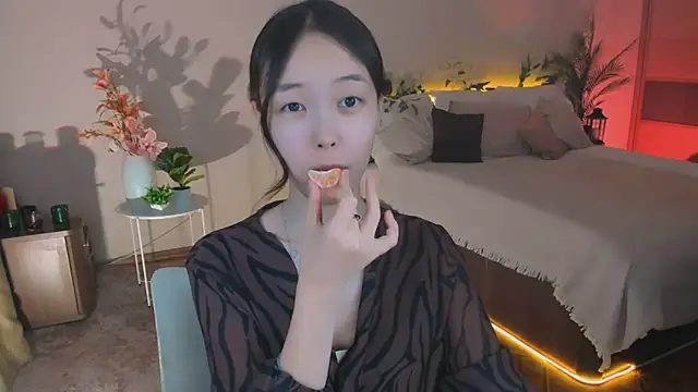 Snapshot of SoulHarmoonyy chatting on 11/28/25, 01:11 SoulHarmoonyy online show from 11/28/25, 01:11