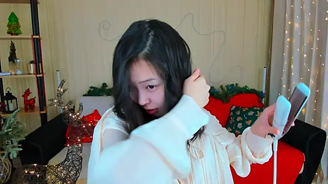 Snapshot of SoulHarmoonyy chatting on 12/21/25, 04:25 SoulHarmoonyy online show from 12/21/25, 04:25