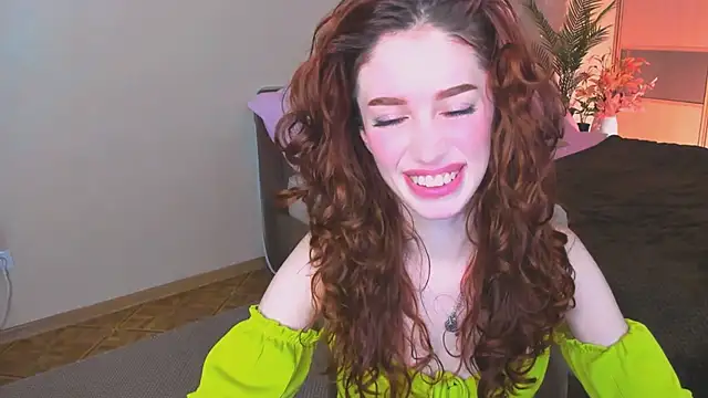 ChristinaConteeree online show from 04/18/26, 07:07