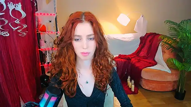 ChristinaConteeree online show from 10/30/25, 01:09