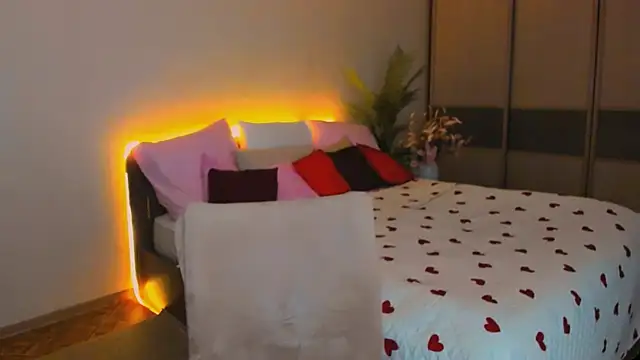 ChristinaConteeree online show from 04/08/26, 03:41