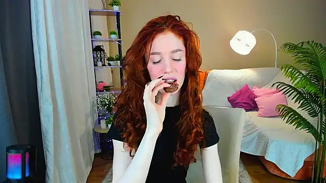 ChristinaConteeree online show from 11/25/25, 01:22