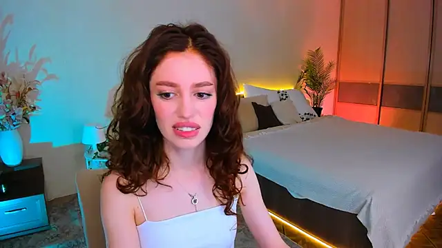 Snapshot of ChristinaConteeree chatting on 10/04/25, 11:23 ChristinaConteeree online show from 10/04/25, 11:23