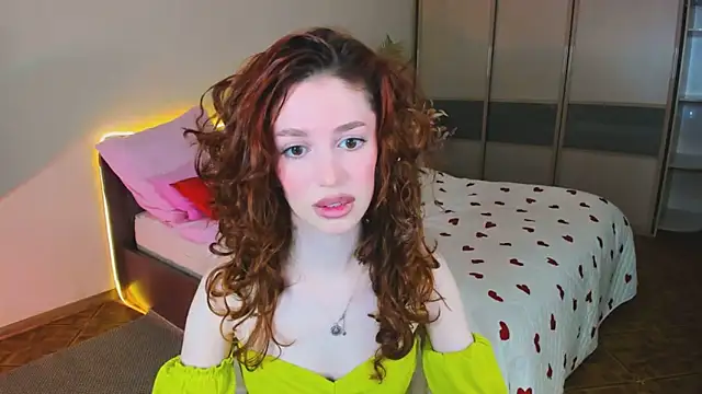 ChristinaConteeree online show from 04/10/26, 07:21