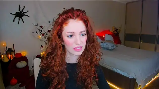 ChristinaConteeree online show from 10/24/25, 01:21