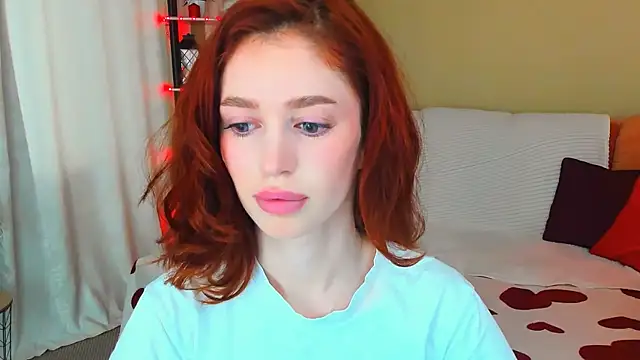 Snapshot of ChristinaConteeree chatting on 07/06/26, 11:28 ChristinaConteeree online show from 07/06/26, 11:28