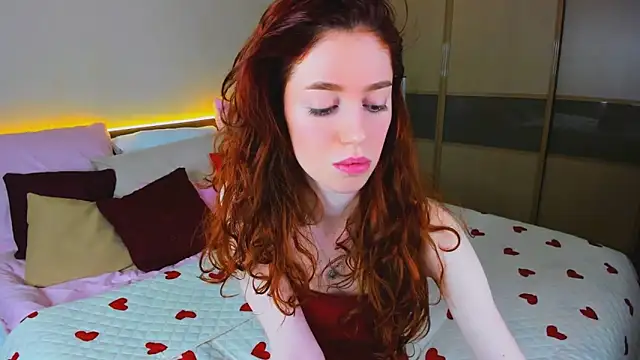 ChristinaConteeree online show from 03/07/26, 09:16