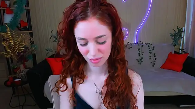 ChristinaConteeree online show from 05/11/26, 10:27