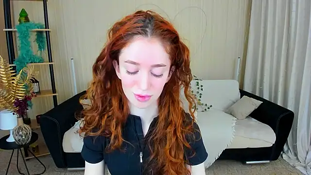 ChristinaConteeree online show from 02/07/26, 04:15