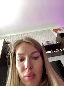 Snapshot of miss_veroNika chatting on 06/05/26, 06:52 miss veroNika online show from 06/05/26, 06:52