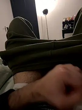 Snapshot of Frankieyyy1 chatting on 01/14/26, 09:40 Frankieyyy1 online show from 01/14/26, 09:40