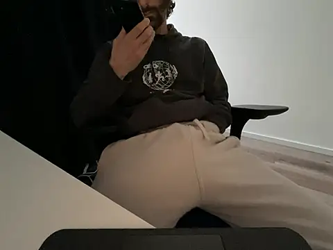Frankieyyy1 online show from 04/21/26, 06:36