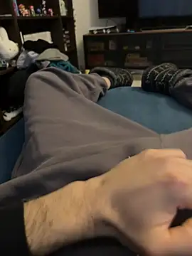 Snapshot of Frankieyyy1 chatting on 02/22/26, 07:00 Frankieyyy1 online show from 02/22/26, 07:00