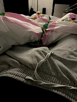 Frankieyyy1 online show from 12/02/25, 10:44