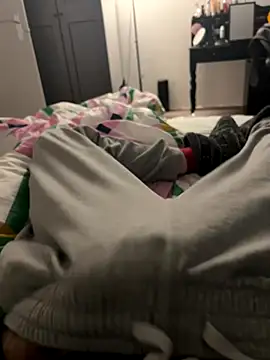 Frankieyyy1 online show from 12/15/25, 08:58