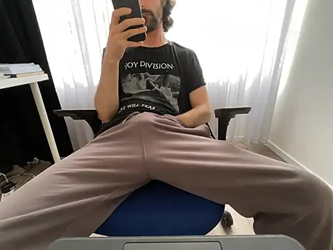 Frankieyyy1 online show from 07/07/26, 05:49