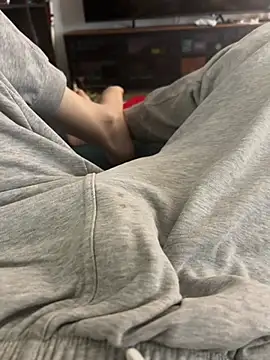 Frankieyyy1 online show from 06/19/26, 08:53