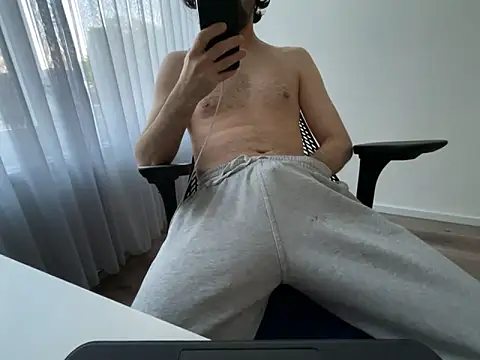 Frankieyyy1 online show from 05/09/26, 04:05