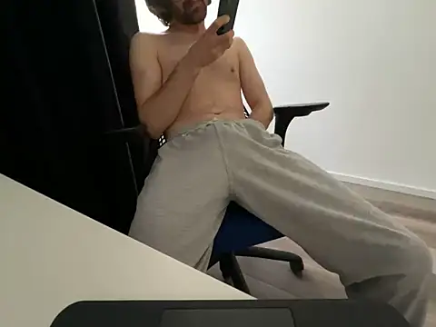 Frankieyyy1 online show from 05/06/26, 06:56