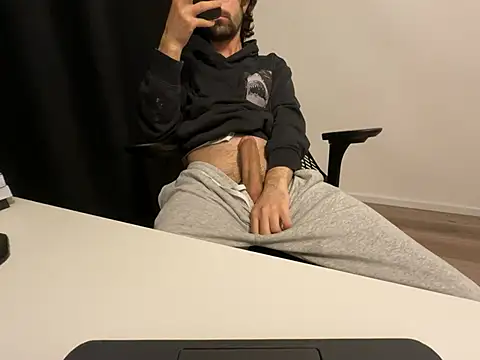Frankieyyy1 online show from 05/15/26, 12:52