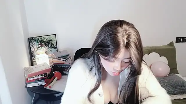 Emmaq996 online show from 11/11/25, 02:17