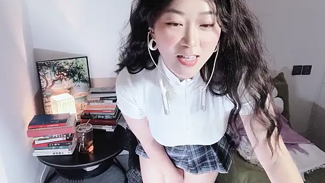 Emmaq996 online show from 10/20/25, 02:46