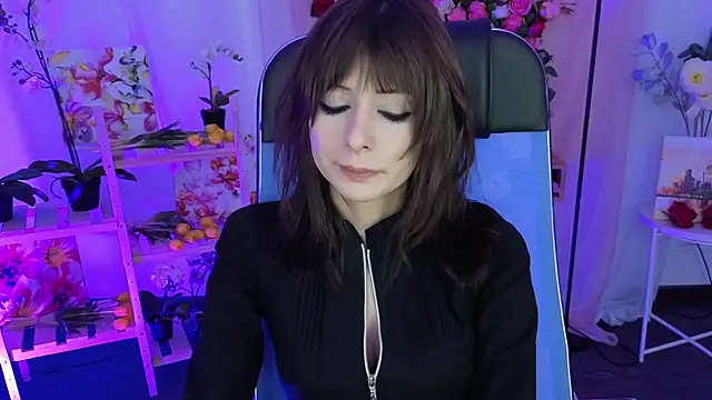 CrystallBloom online show from 01/19/26, 04:11