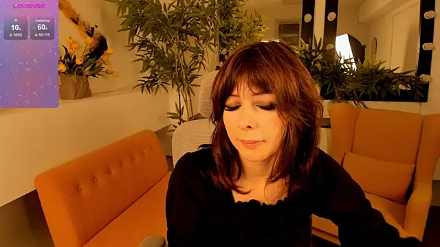 Snapshot of CrystallBloom chatting on 09/19/25, 01:31 CrystallBloom online show from 09/19/25, 01:31
