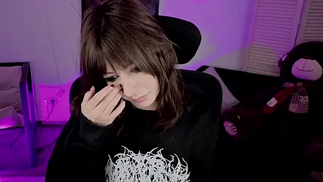 CrystallBloom online show from 02/08/26, 02:15