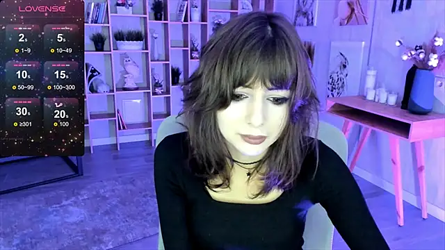 Snapshot of CrystallBloom chatting on 10/17/25, 05:00 CrystallBloom online show from 10/17/25, 05:00