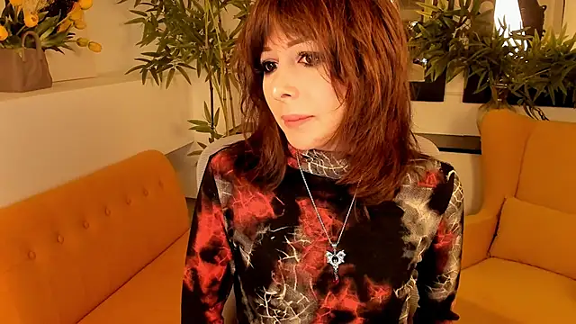 Snapshot of CrystallBloom chatting on 09/18/25, 01:30 CrystallBloom online show from 09/18/25, 01:30