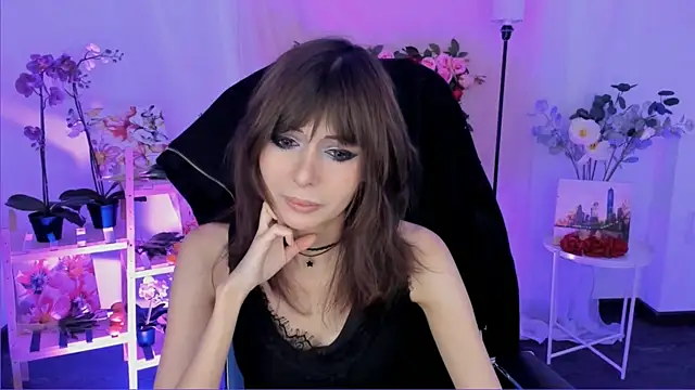 CrystallBloom online show from 12/16/25, 04:11