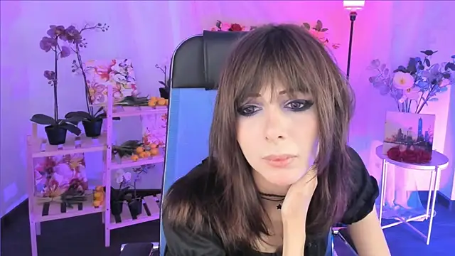 CrystallBloom online show from 12/21/25, 07:26