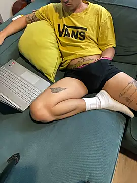 Snapshot of darkdecide chatting on 11/28/25, 12:27 darkdecide online show from 11/28/25, 12:27