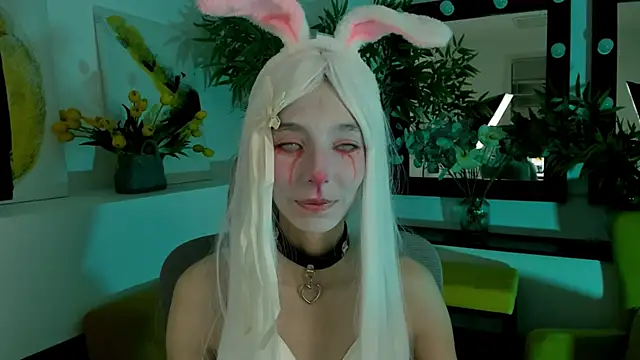 EmmanuellBrown online show from 10/31/25, 02:02