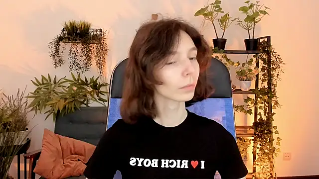 EmmanuellBrown online show from 11/30/25, 04:13