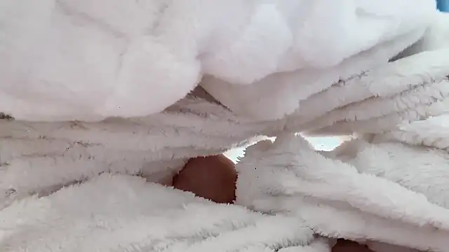 xiaojie2563 online show from 12/14/25, 11:27