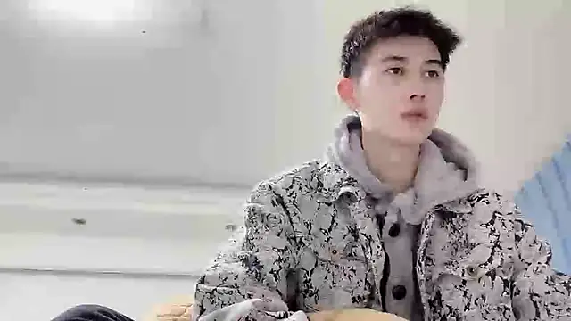 xiaojie2563 online show from 12/04/25, 10:47