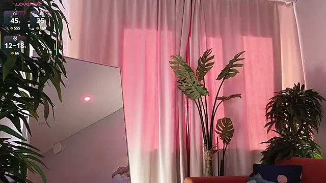 Snapshot of AliciaMellow chatting on 09/14/25, 03:07 AliciaMellow online show from 09/14/25, 03:07