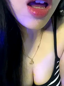 Snapshot of Mon_monbaby chatting on 10/28/25, 06:29 Mon monbaby online show from 10/28/25, 06:29