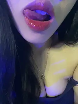 Snapshot of Mon_monbaby chatting on 09/28/25, 06:15 Mon monbaby online show from 09/28/25, 06:15