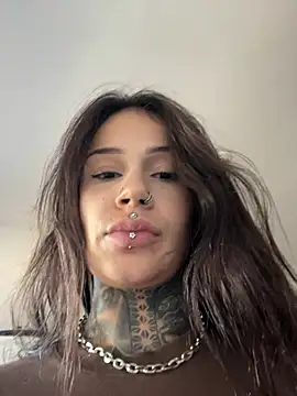 sereiaruiva99 online show from 05/05/26, 07:28